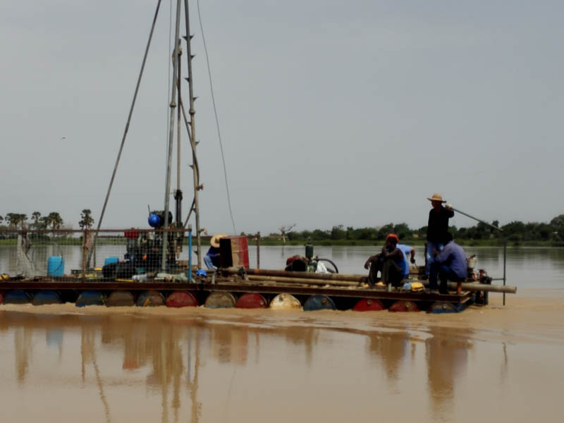 援尼日尔第三大桥项目工程地质勘察（2016）