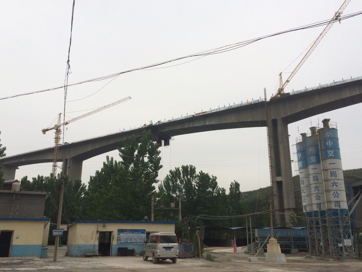 连霍高速改扩建工程许沟特大桥施工监控与荷载试验
